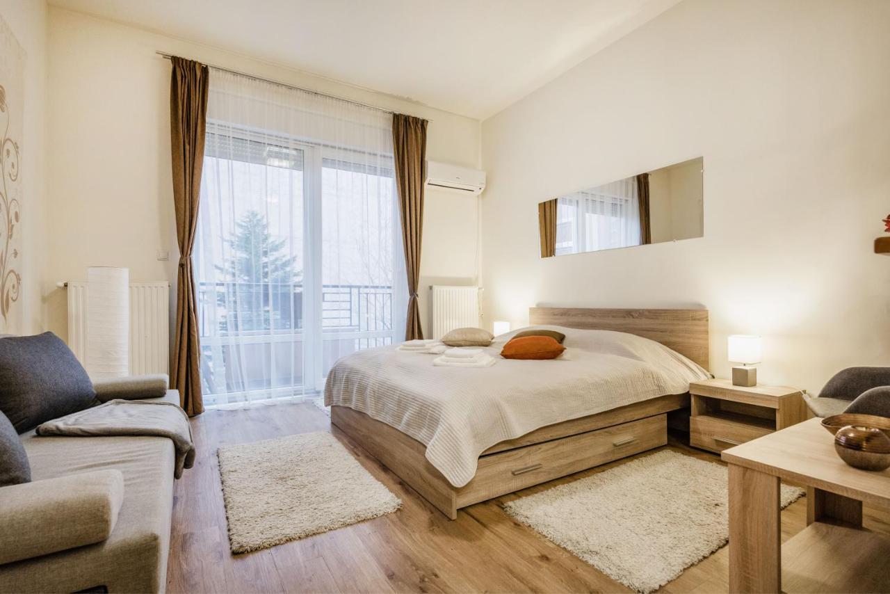 Apartamento Downtown Charm With Balcony And Garden View Budapest Exterior foto