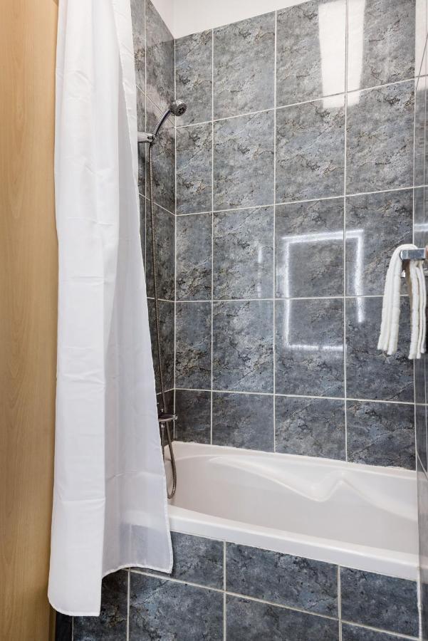 Apartamento Downtown Charm With Balcony And Garden View Budapest Exterior foto