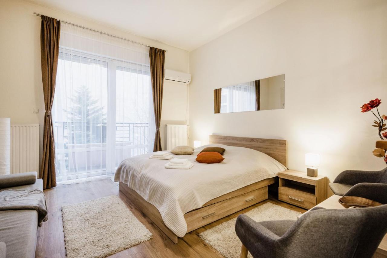 Apartamento Downtown Charm With Balcony And Garden View Budapest Exterior foto