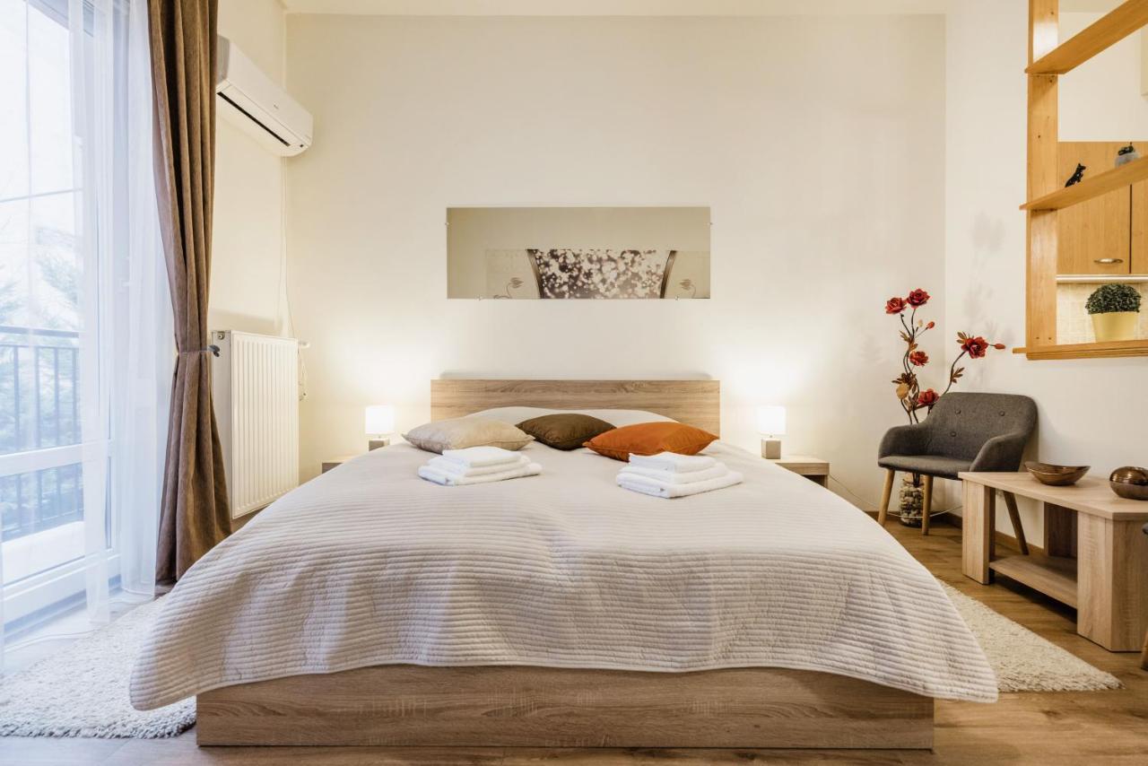 Apartamento Downtown Charm With Balcony And Garden View Budapest Exterior foto